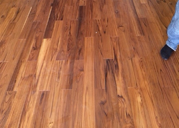 S&agrave;n gỗ Teak tự nhi&ecirc;n L&agrave;o