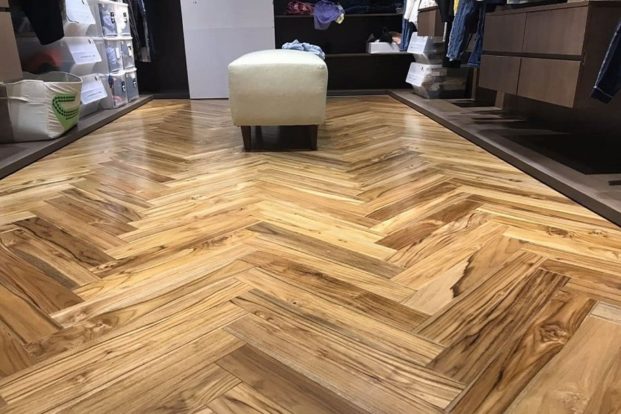 S&agrave;n gỗ Teak tự nhi&ecirc;n L&agrave;o