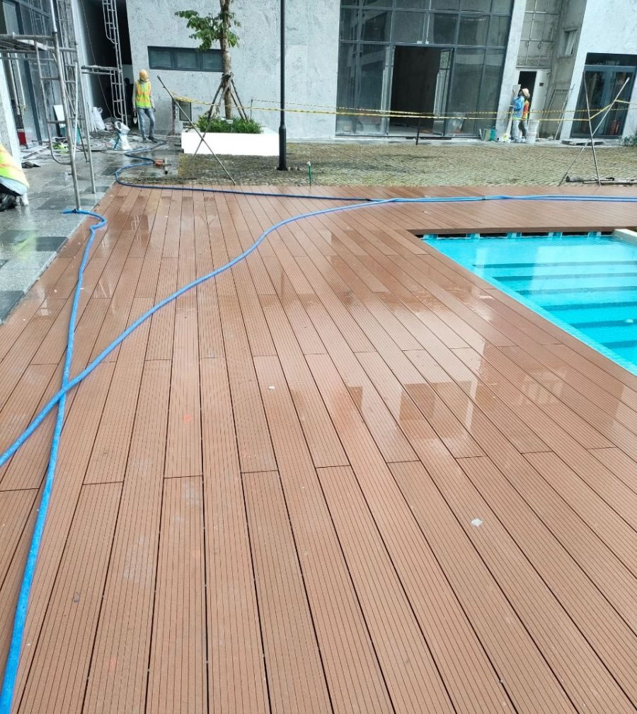 Báo giá thi công sàn gỗ nhựa ngoài trời