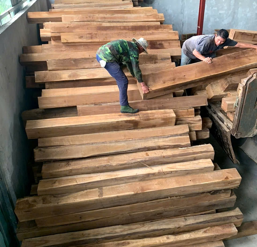 S&agrave;n gỗ Teak tự nhi&ecirc;n L&agrave;o Vinh Nghệ An
